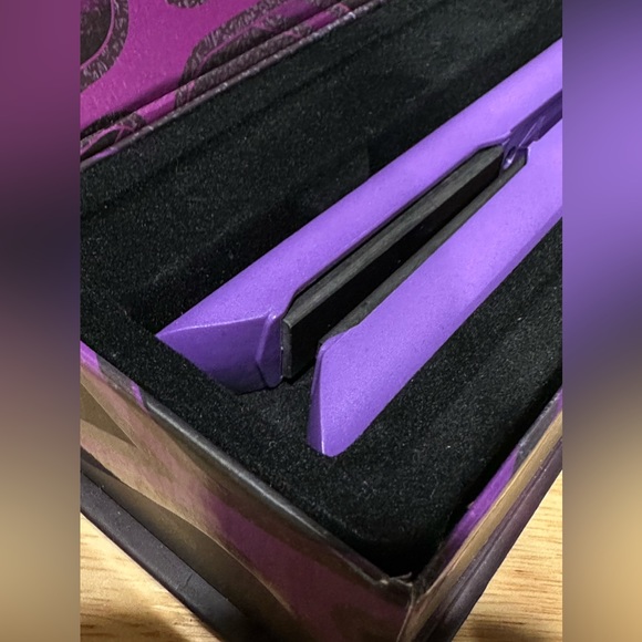 Travel Size Hair Straightener by Pin Straight - Picture 6 of 14